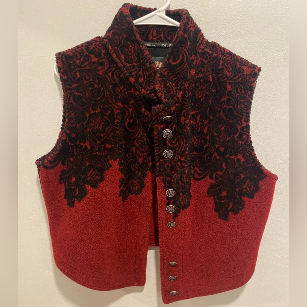 County Clothing Co Cheyenne Collection Fleece Red Black Floral Vest Size M
